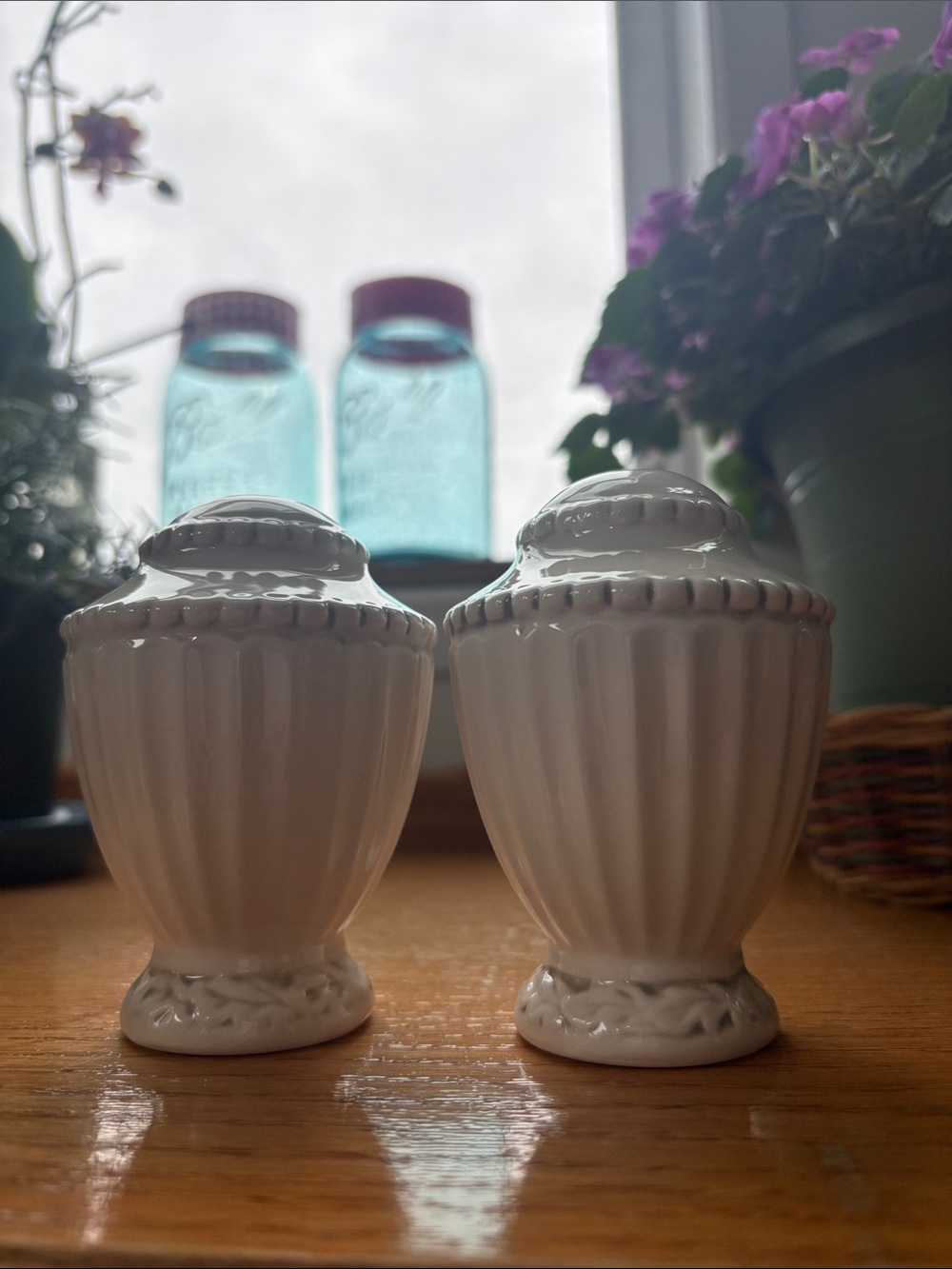 American Atelier retired pattern, Salt and Pepper Shakers - Set of 2